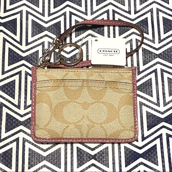 NWT COACH ID Wristlet. - Picture 3 of 5